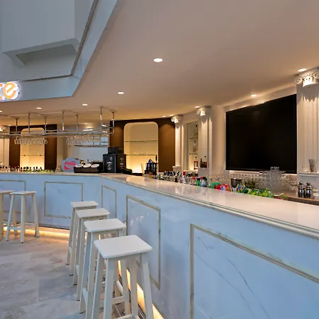 Hotel Seven Seas Blue